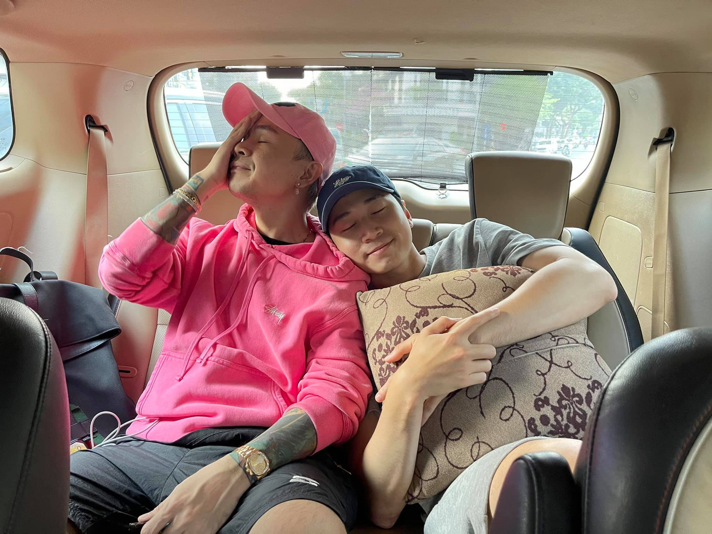 Thùy Anh 'Tình yêu và tham vọng' tung ảnh 'bốc lửa' với bikini nhỏ xíu ảnh 3