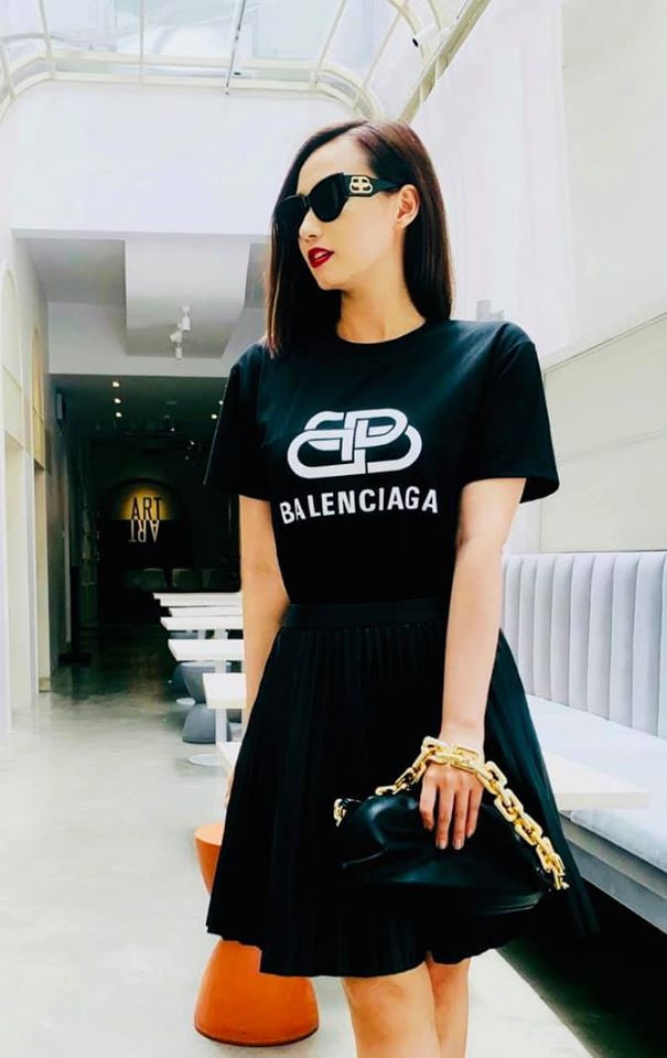 Ngỡ ngàng trước nhan sắc y đúc của chị gái sinh đôi của ca sĩ Thu Minh ảnh 5