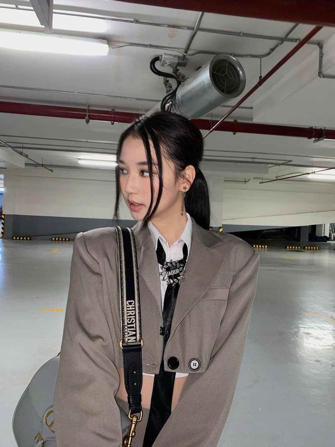 Lã Thanh Huyền hóa 'thần tiên tỷ tỷ' trong đầm hồng mộng mơ ảnh 9