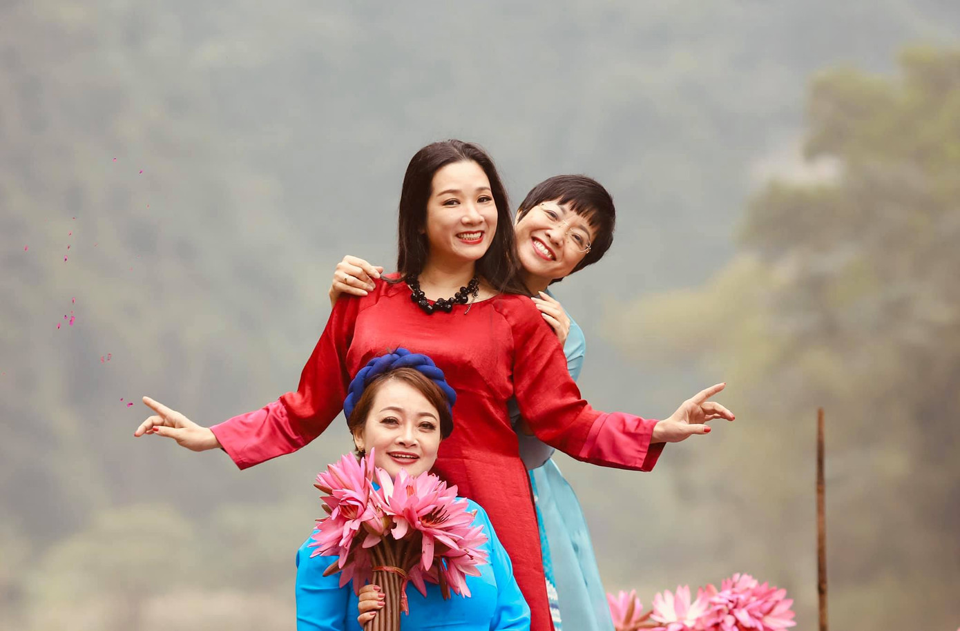 NSND Thanh Thanh Hiền tươi trẻ tựa đôi mươi sau ly hôn Chế Phong ảnh 5