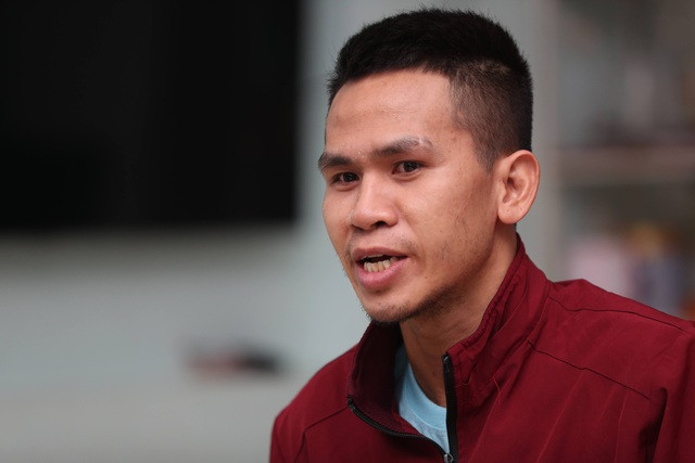 'Người hùng' cứu bé gái 2 tuổi muốn nhận bé làm con nuôi ảnh 1