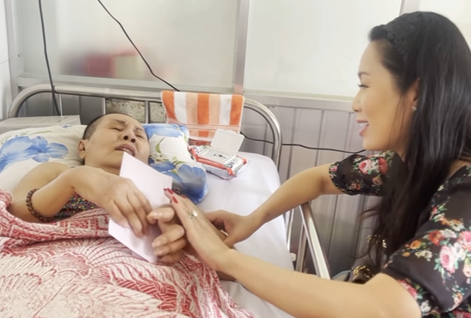 Showbiz 15/3: Vợ Vân Quang Long từ chối tiền ủng hộ của nghệ sĩ Việt cho con gái ảnh 1