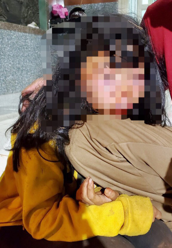 Học sinh lớp 6 bị kẻ lạ mặt đánh dã man trên đường đi học về ảnh 1