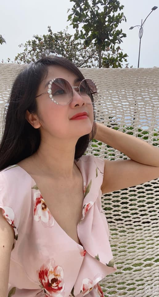 Nhan sắc xinh đẹp, trẻ trung khó tin của bà Cúc ‘Hướng dương ngược nắng’ ảnh 10