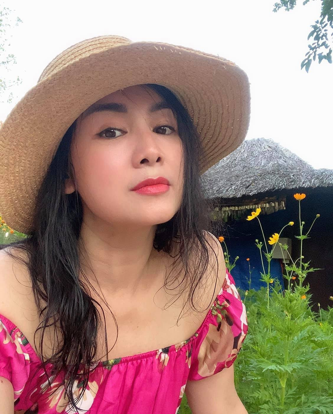 Nhan sắc xinh đẹp, trẻ trung khó tin của bà Cúc ‘Hướng dương ngược nắng’ ảnh 6