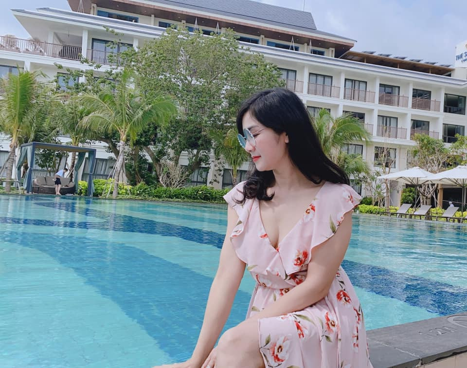 Nhan sắc xinh đẹp, trẻ trung khó tin của bà Cúc ‘Hướng dương ngược nắng’ ảnh 11