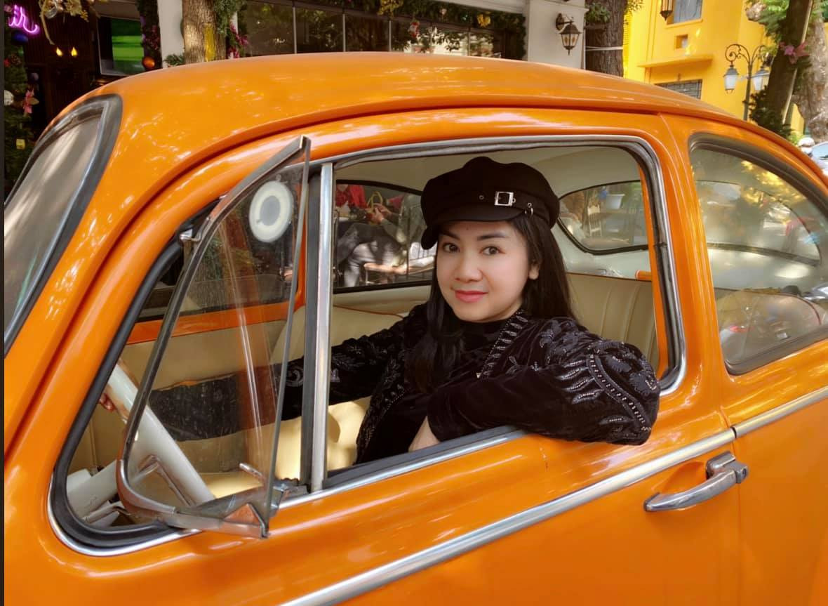 Nhan sắc xinh đẹp, trẻ trung khó tin của bà Cúc ‘Hướng dương ngược nắng’ ảnh 3