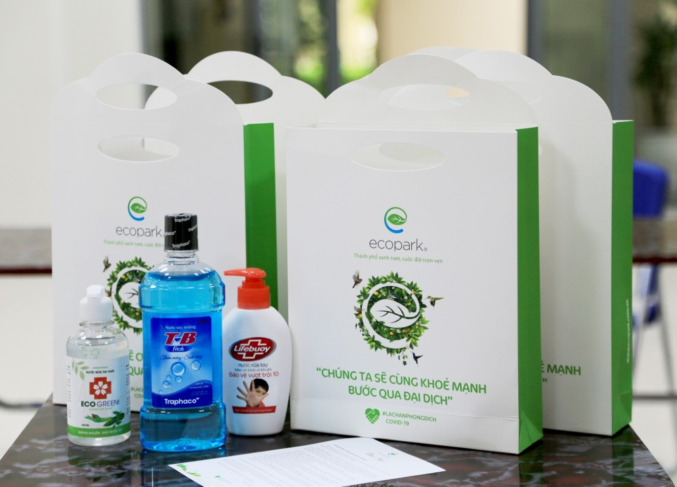 Ecopark đồng hành cùng 17.000 cư dân trong cuộc chiến chống COVID-19 ảnh 1