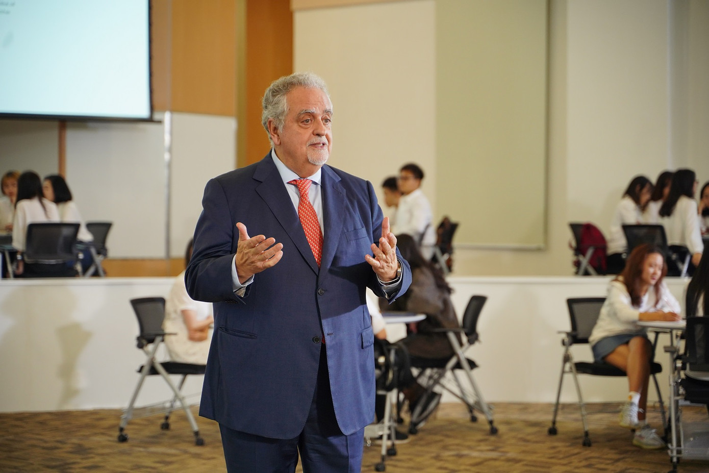 “Việt Nam cho tôi một thách thức mới trong nghề” ảnh 3