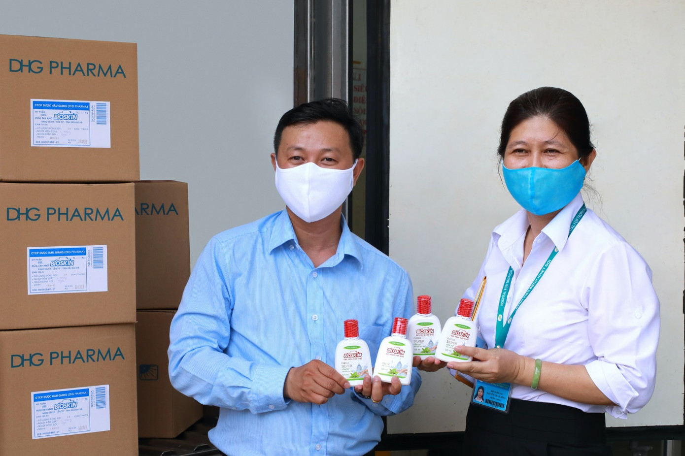 Cần bảo vệ kịp thời các y bác sĩ tuyến đầu trong cao điểm dịch ảnh 2