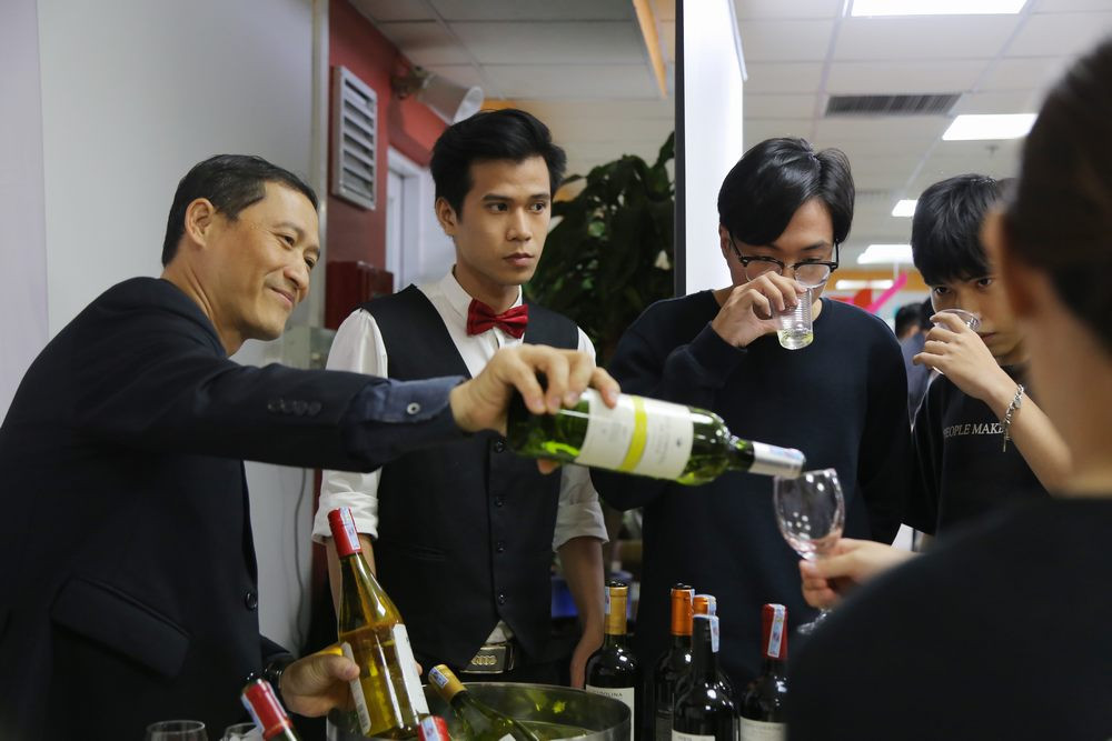 Căn cứ vào các yếu tố này, bạn trẻ tự tin chọn học Quản trị nhà hàng và dịch vụ ăn uống ảnh 4