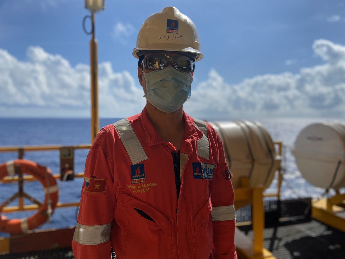 Người lao động dầu khí đồng cam cộng khổ vượt gian khó ảnh 2