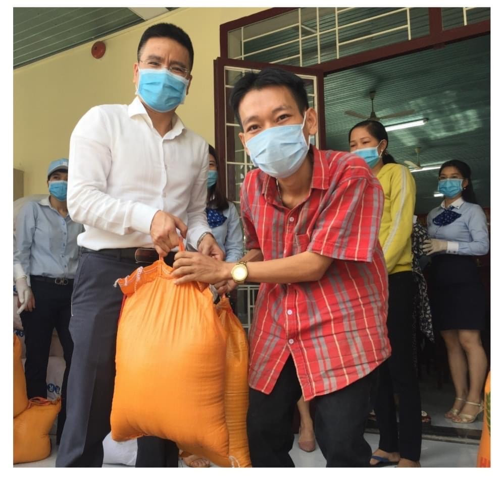 Eximbank tiếp tục ủng hộ 500 triệu đồng tiếp sức cho BV Bệnh Nhiệt đới Trung ương ảnh 2