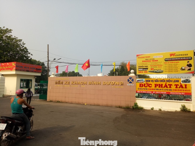 Bến xe vắng như ‘Chùa Bà Đanh’ vì công nhân được tặng vé xe về Tết ảnh 7