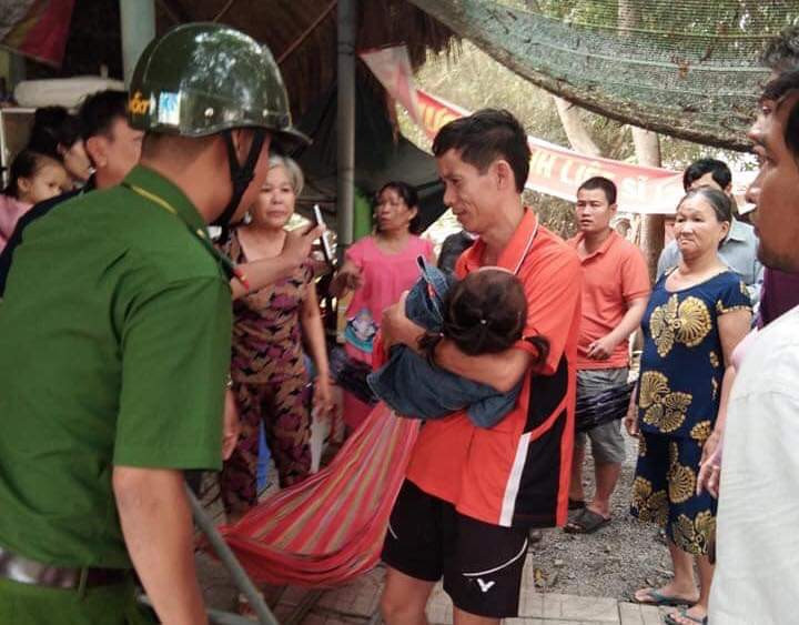 Hai mẹ con chết thảm dưới bánh xe bồn ảnh 2