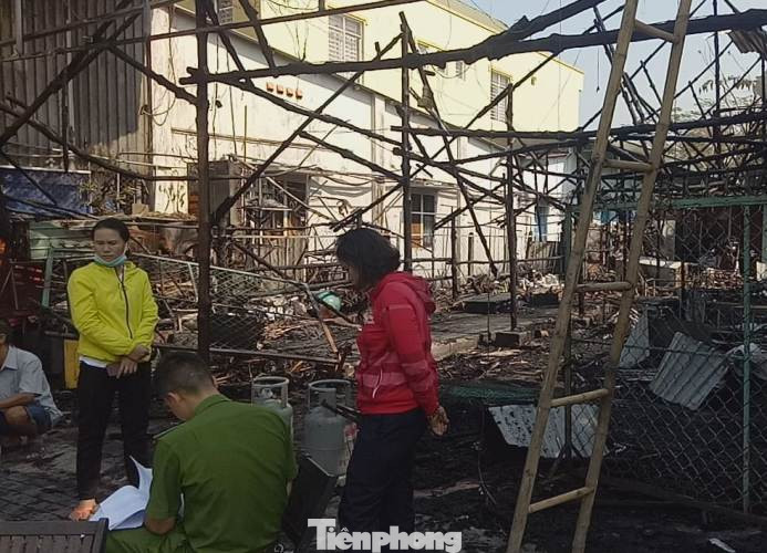 6 người đang ngủ suýt bị thiêu sống trong 'biển lửa' ảnh 1