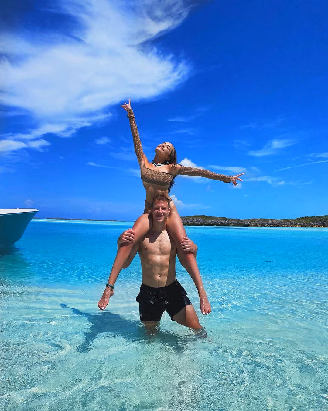 ‘Hoa hậu quyến rũ nhất thế giới’ khoe đường cong hút hồn với bikini ảnh 6