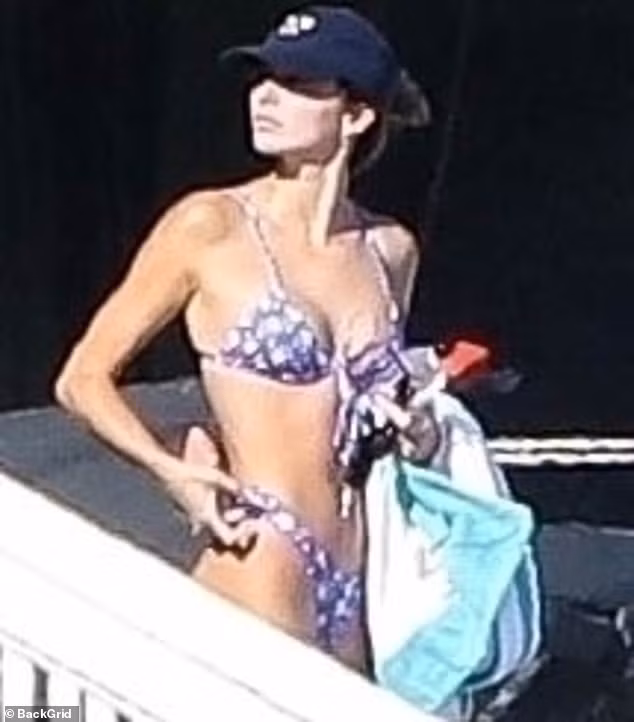 Ảnh chụp trộm mờ nhoẹt không che được thân hình ‘cực phẩm’ của Kendall Jenner ảnh 3