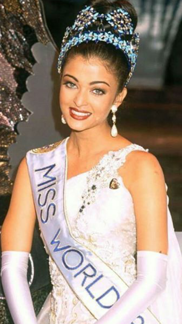 ‘Hoa hậu Thế giới đẹp nhất mọi thời đại’ cùng chồng và con gái mắc COVID-19 ảnh 3