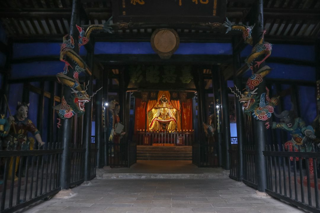 Rợn người bước vào 'chốn địa ngục ở trần gian' tại Trung Quốc ảnh 11