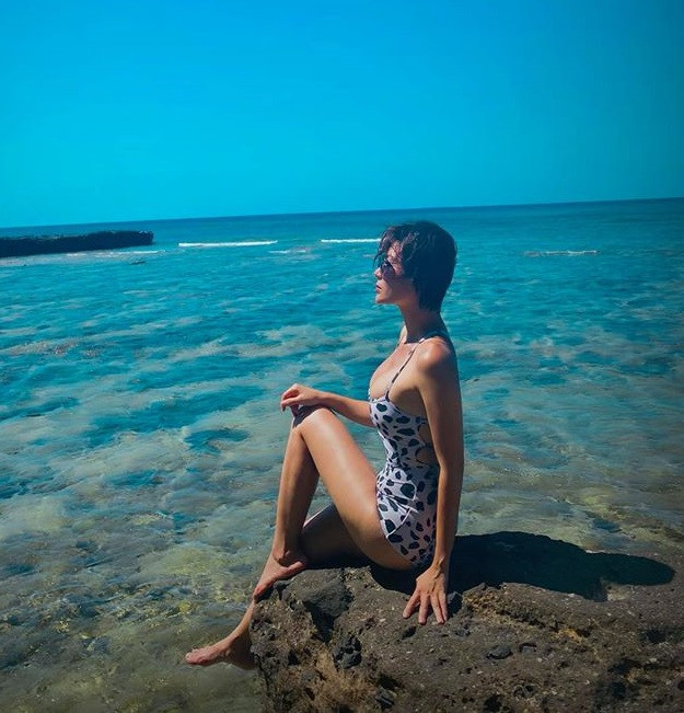 ‘Nhuộm da’ với đồ bơi, Thanh Hương được khen nóng bỏng như mỹ nhân Hollywood ảnh 2