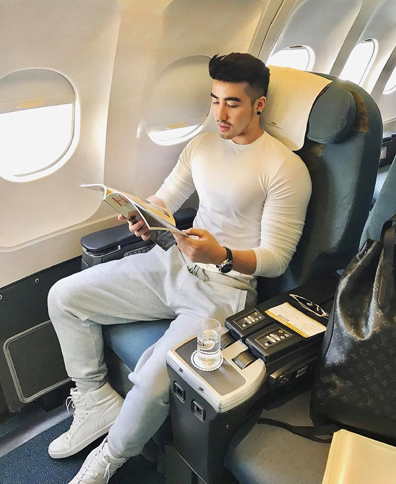 Lục Triều Vỹ: Từ mẫu vô danh, bị đại gia gạ tình đến 'tú ông' đường dây mại dâm 30.000 USD ảnh 9