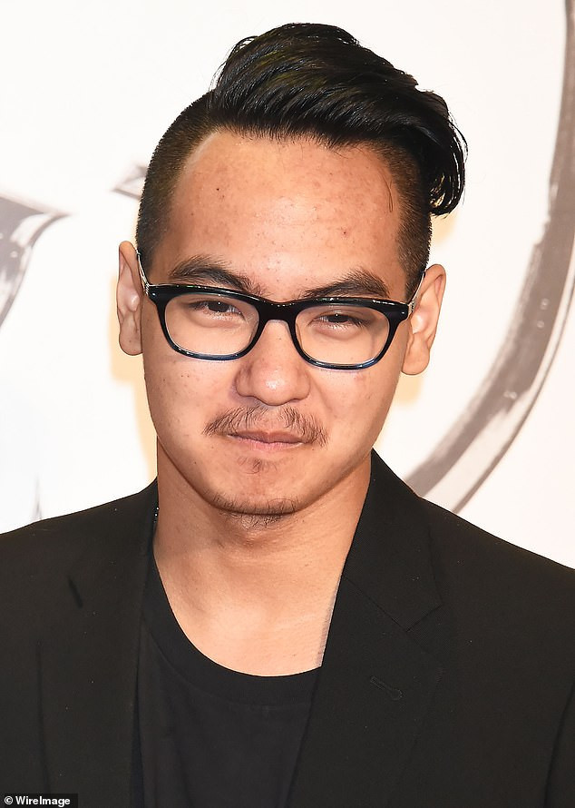 Bớt căng thẳng với Angelina Jolie, Brad Pitt lại không nói chuyện với Maddox và Pax Thiên ảnh 2