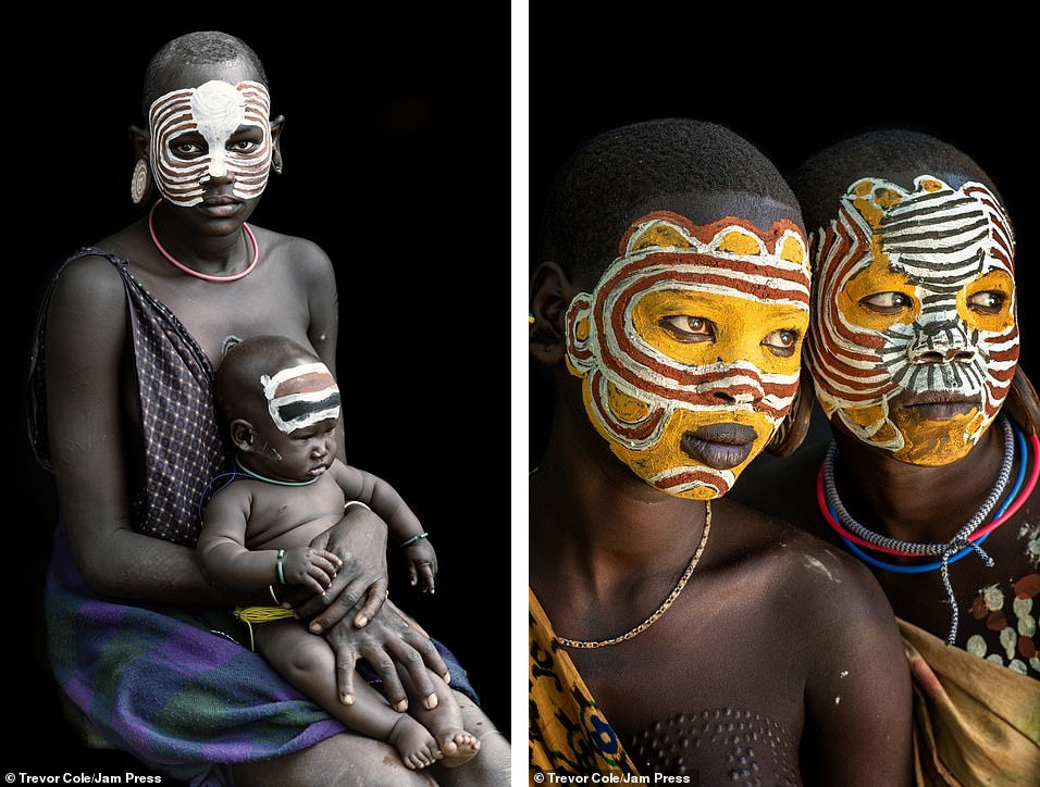 Bị vây cướp và bắt giữ, nhiếp ảnh gia chụp được bộ ảnh độc và ấn tượng về thổ dân Ethiopia ảnh 1