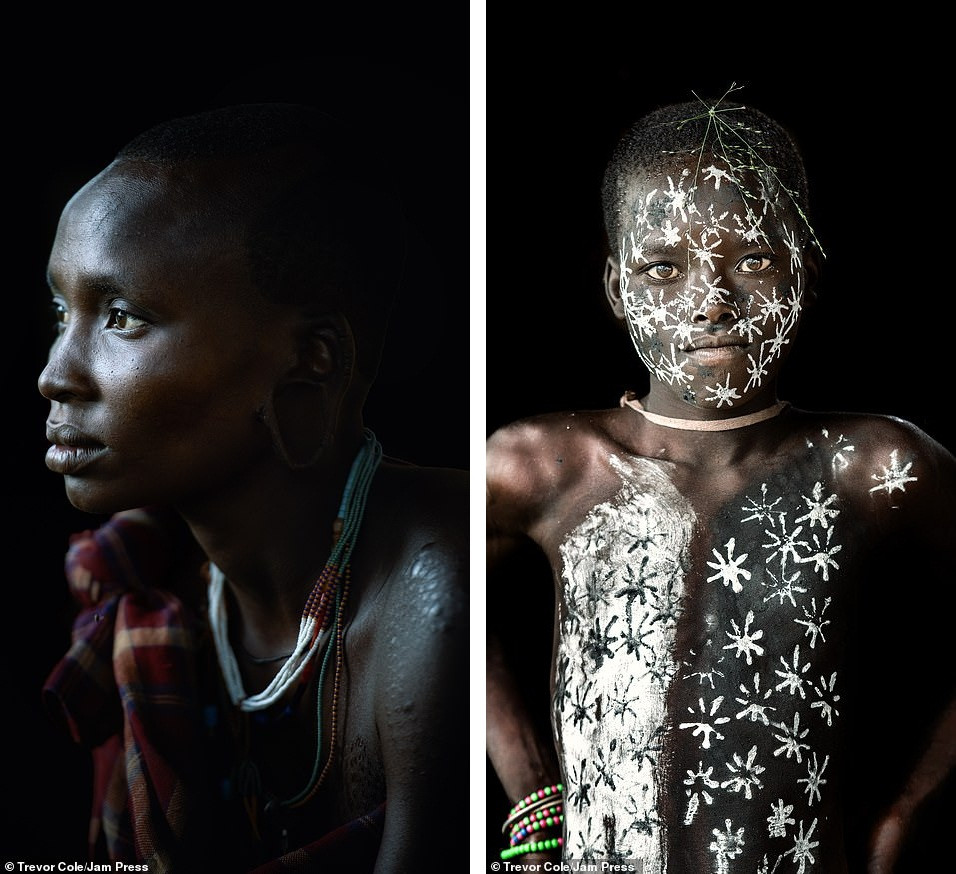 Bị vây cướp và bắt giữ, nhiếp ảnh gia chụp được bộ ảnh độc và ấn tượng về thổ dân Ethiopia ảnh 21