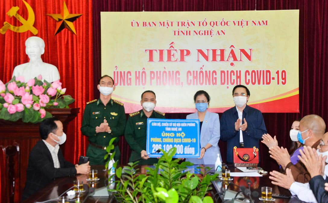 Kon Tum: Đấu giá hoa lan gây quỹ ủng hộ chống dịch COVID-19 ảnh 1