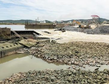 Khắc phục sự cố vỡ đập tràn Bara Đô Lương ảnh 1