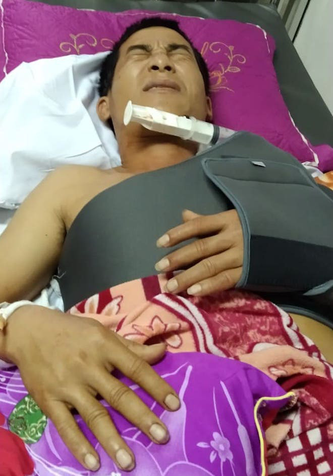 Xe tải làm đứt dây mạng, chủ nhà chém tài xế nhập viện ảnh 1