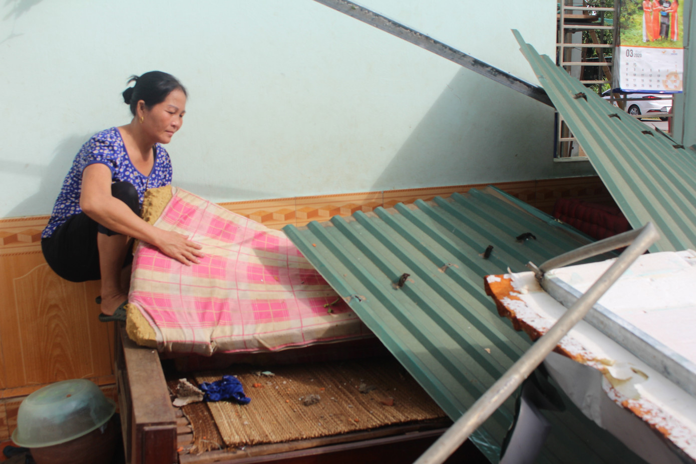 Mưa lớn, lốc xoáy kéo dài 30 phút, cả trăm ngôi nhà ở huyện miền núi Nghệ An bị tốc mái ảnh 1