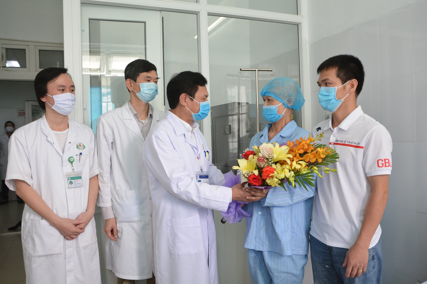  Nghệ An lần đầu ghép tế bào gốc thành công cho bệnh nhân ung thư máu ảnh 1