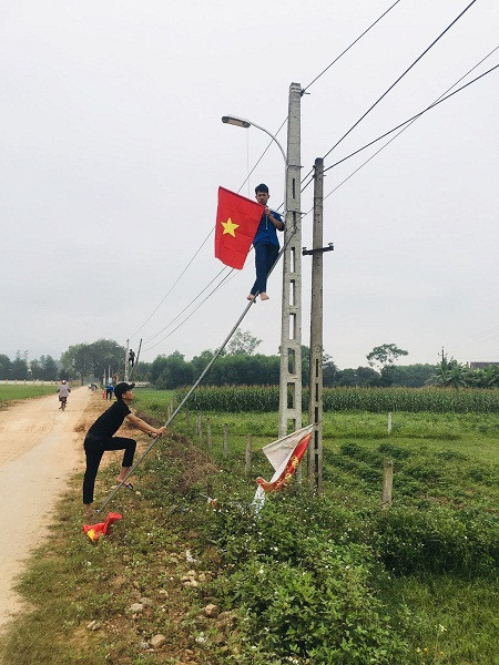 Cùng thanh niên Nghệ An 'Thắp sáng đường quê' ảnh 3