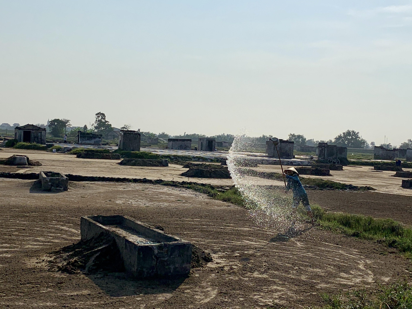 Hạt muối nhọc nhằn của diêm dân ngày nắng đỉnh điểm ảnh 6