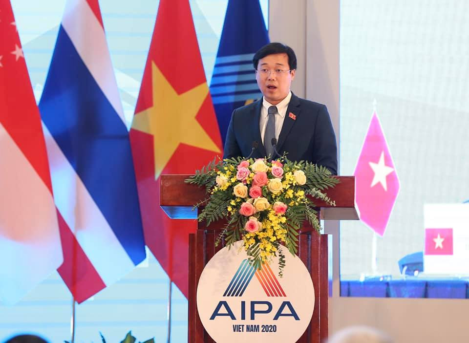 Phó Chủ tịch Quốc hội Tòng Thị Phóng nhận Giải thưởng vì sự cống hiến xuất sắc AIPA ảnh 1