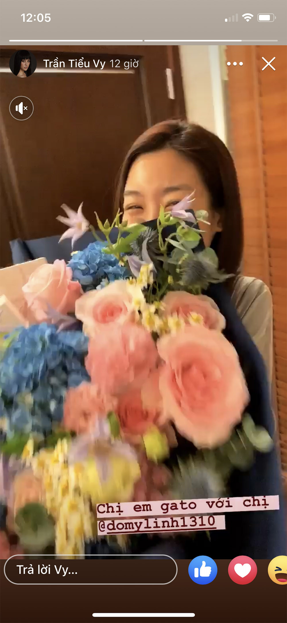 Tú Anh được chồng tặng xe, Tiểu Vy tự mua soccola tặng mình ngày Valentine ảnh 5