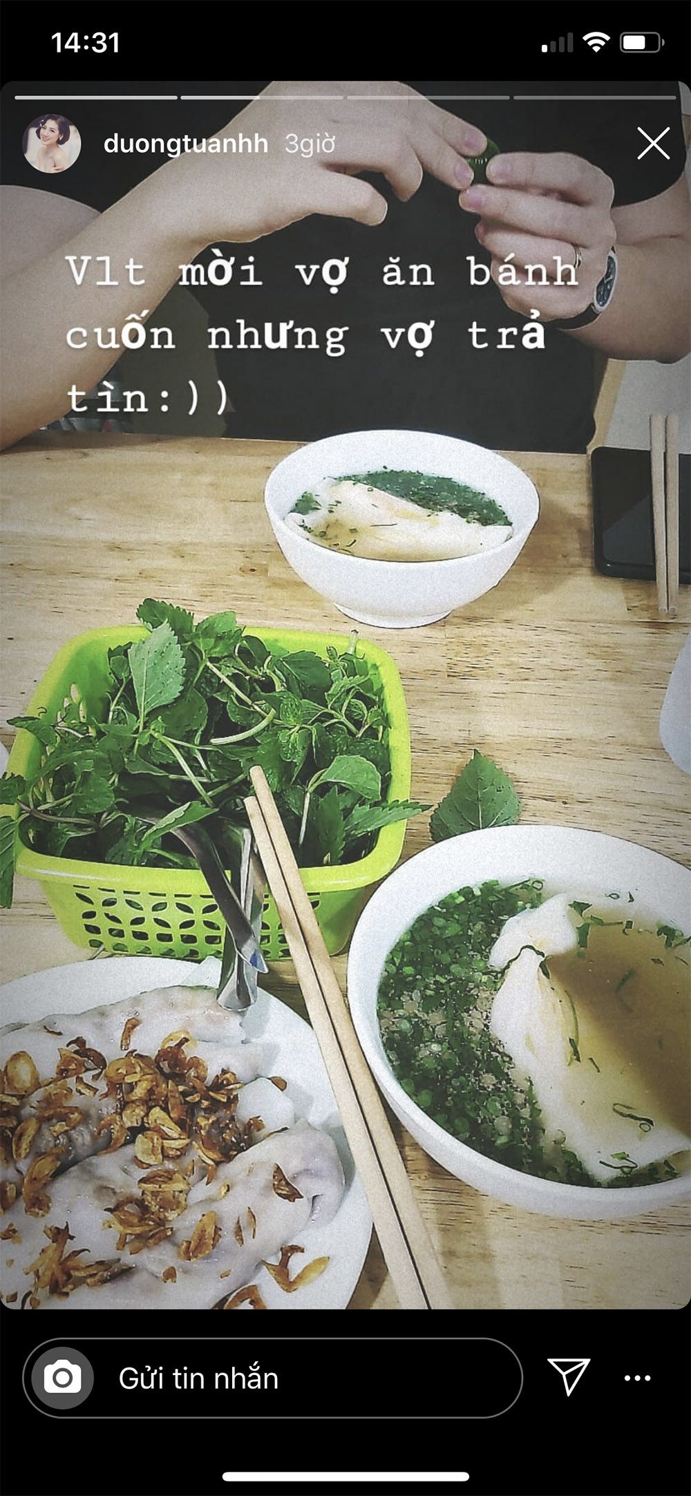 Tú Anh được chồng tặng xe, Tiểu Vy tự mua soccola tặng mình ngày Valentine ảnh 1