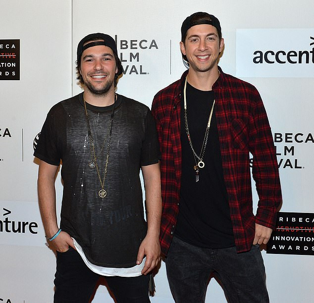 Ashley Hart phô thể hình đẹp như tạc tượng giữa biển trời nước Úc ảnh 5