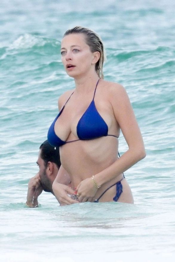 Mỹ nhân được ví như Marilyn Monroe 'thiêu đốt' ánh nhìn với bikini bé xíu ảnh 5