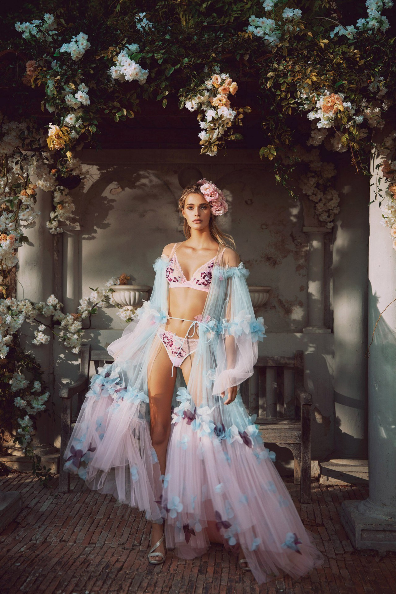 Vóc dáng tuyệt mỹ của chân dài 9x Noel Berry ảnh 7