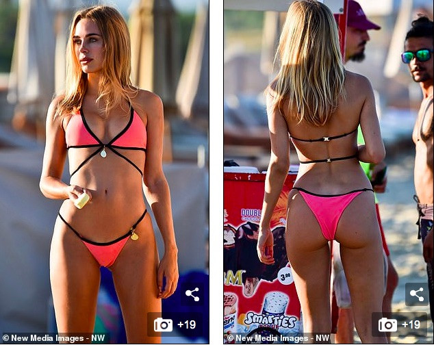 Siêu mẫu áo tắm Kimberley Garner thả dáng quyến rũ 'từng cm' ở bãi biển ảnh 9
