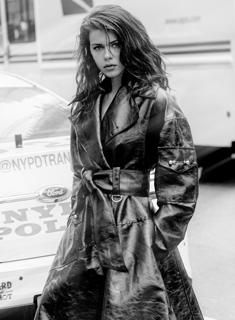 Vẻ quyến rũ mê đắm của siêu mẫu nội y Georgia Fowler ảnh 3