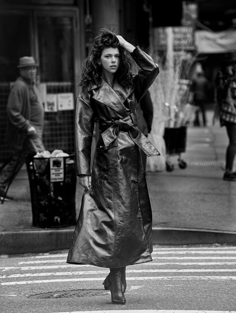 Vẻ quyến rũ mê đắm của siêu mẫu nội y Georgia Fowler ảnh 5