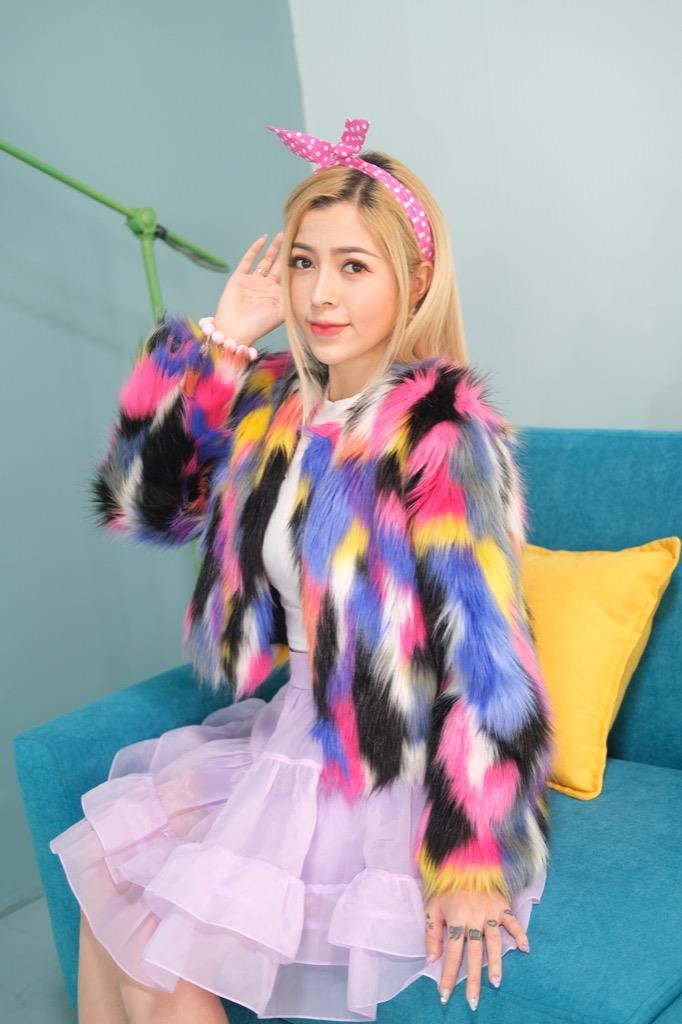 Hòa Minzy “quậy” hết mình cùng "siêu sao đếm số" Sô Y Tiết trong MV chào Tết Tân Sửu ảnh 4