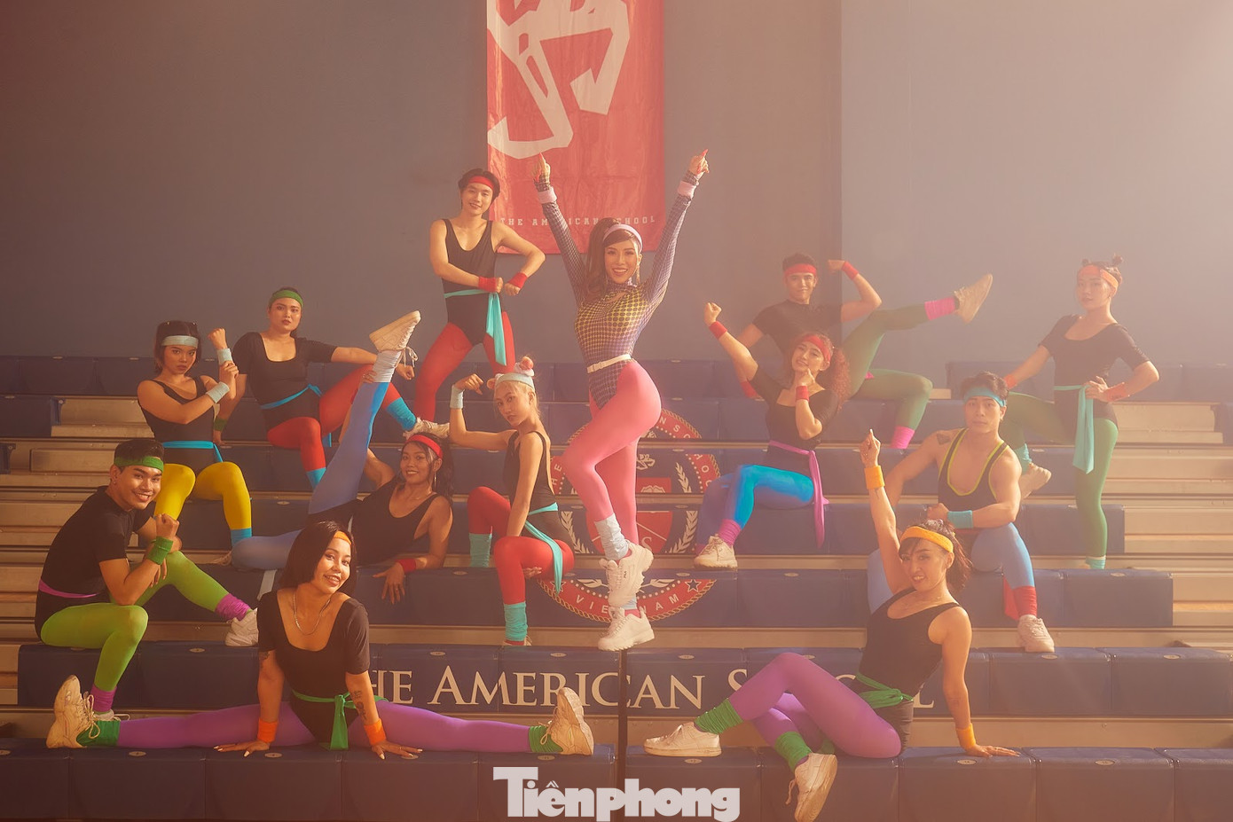 Trang Pháp hóa nữ thần tình yêu xinh đẹp, “rủ rê” hot boy bóng rổ tham gia MV mới ảnh 4