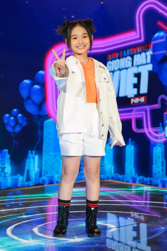 Giọng hát Việt nhí: Big Daddy - Emily tung quà “khủng” nhưng lại là đội “ế” nhất tập 1 ảnh 8