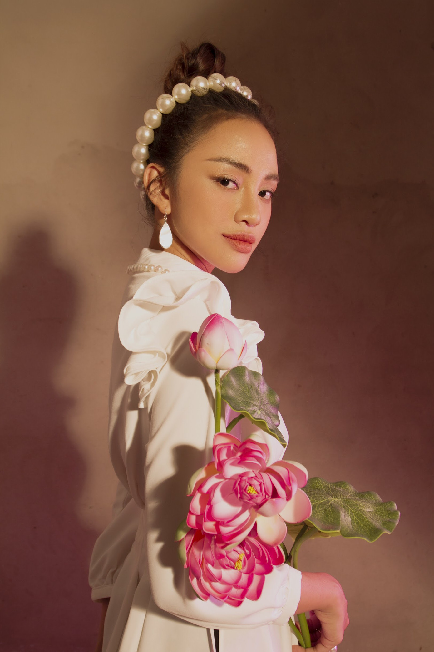 Thiên Nga (The Face) kết hợp cùng nam thần Thái Lan trong phim học đường về giới siêu giàu ảnh 5