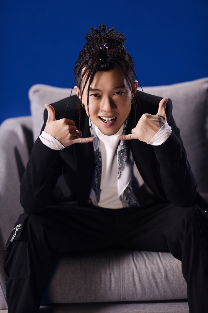 Sau 10 năm “ở ẩn”, chủ nhân bản hit “Tuyết Yêu Thương” Young Uno bất ngờ tái xuất ảnh 1